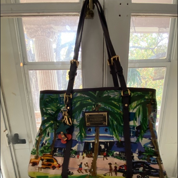 Limited edition purse,only few made,rare,charms come with the purse - Picture 2 of 6